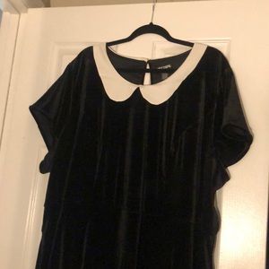 Hot Topic 5 Black Velvet Collar Dress with Pockets